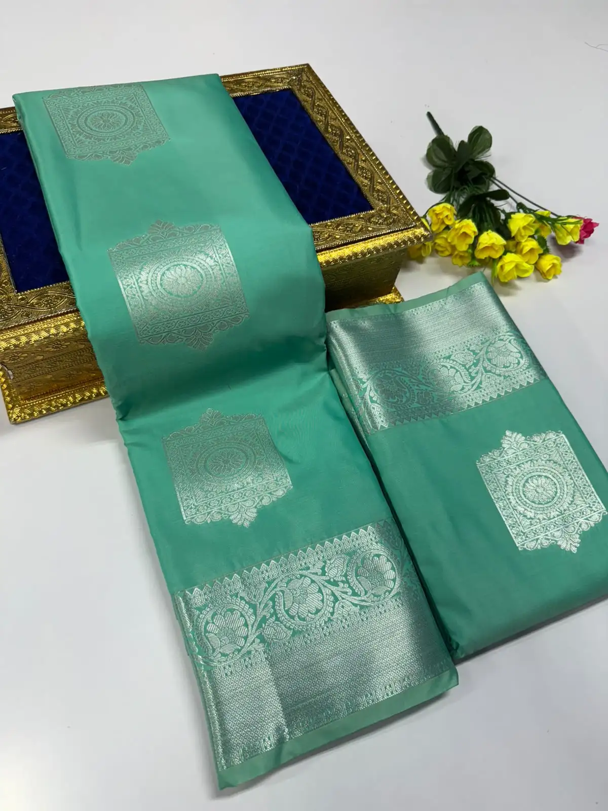 Floral Square Box Zari Butta Floral Border Semi Kanchipuram Silk Saree
